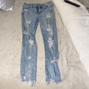 AE Ripped Jeggings Light Wash